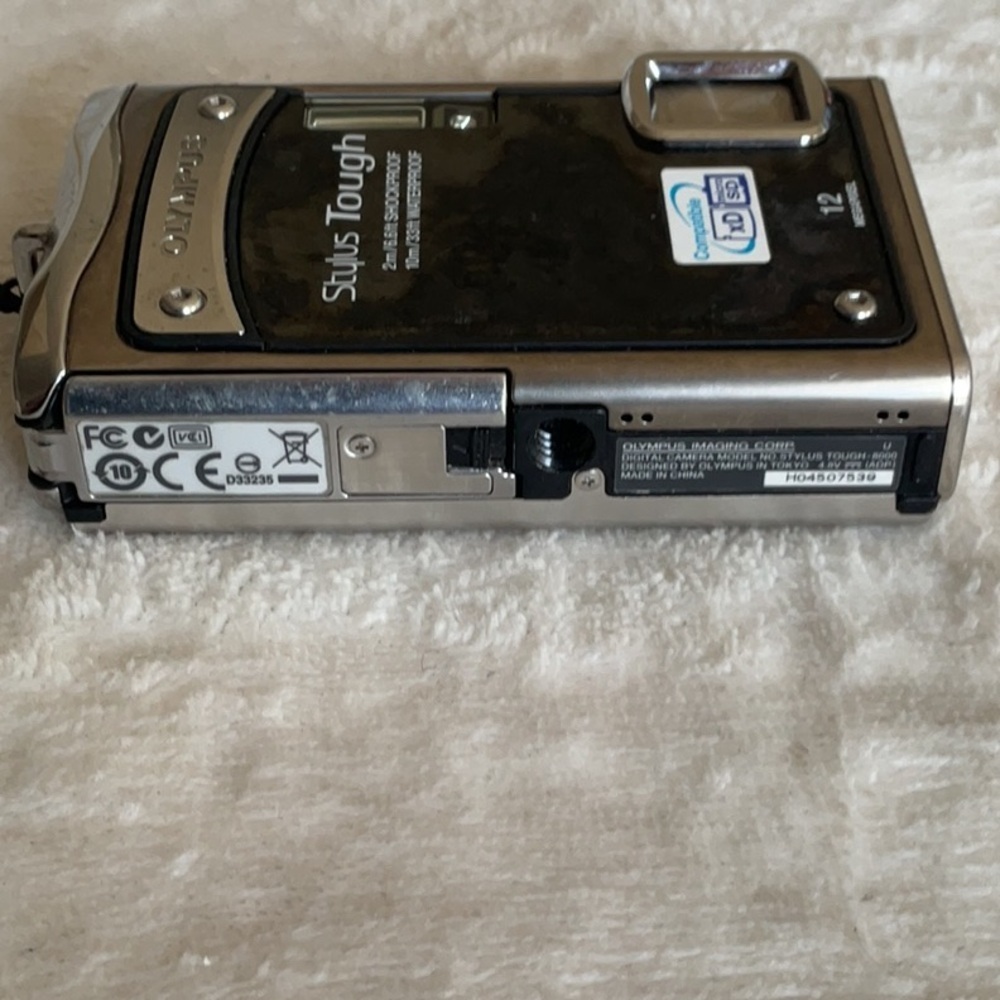 Olympus Stylus Tough Camera in Silver and Black - Picture 4 of 6
